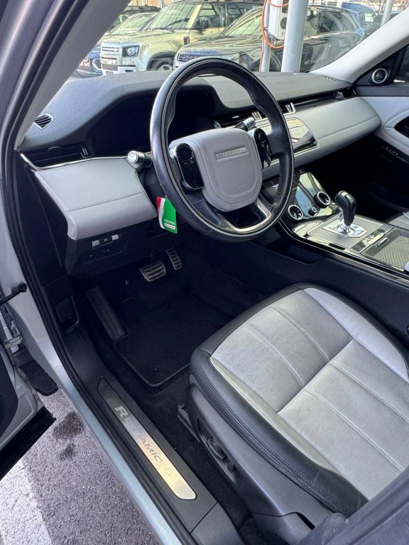 LAND ROVER RANGE ROVER EVOQUE 2.0 D 240 R-Dynamic HSE, Plug-in-Hybrid Benzin/Elektro, Occasion / Gebraucht, Automatik - 4