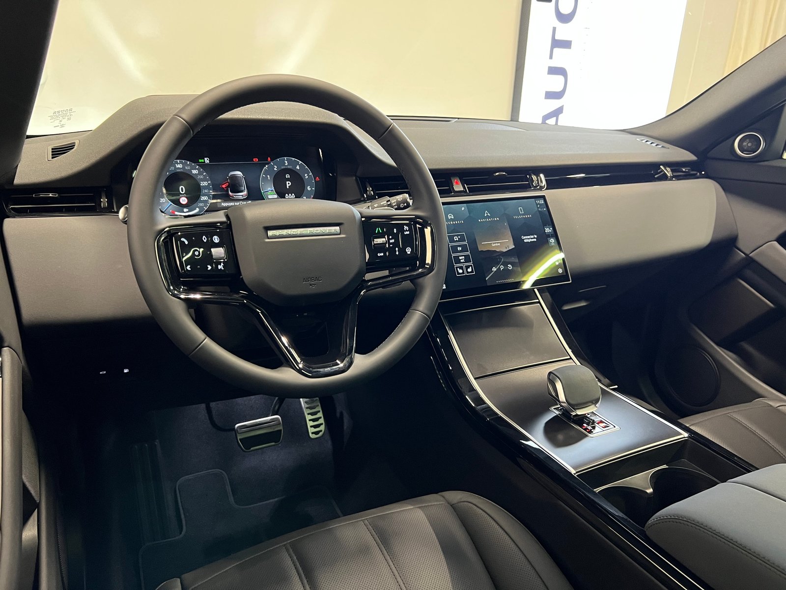 LAND ROVER Range Rover Evoque 1.5 T 270e Dynamic SE, Plug-in-Hybrid Petrol/Electric, Ex-demonstrator, Automatic - 6