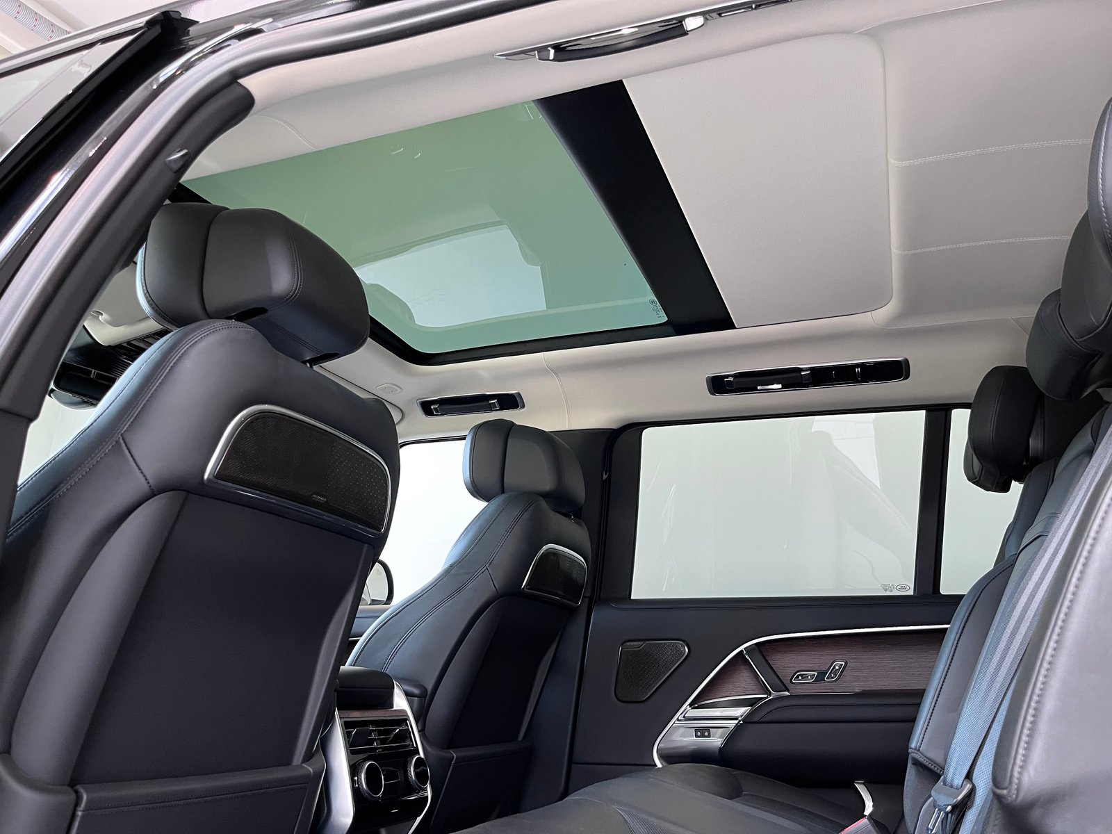 LAND ROVER Range Rover LWB 7PL P400 I6 3.0 MHEV Autobiograph, Mild-Hybrid Petrol/Electric, Second hand / Used, Automatic - 7
