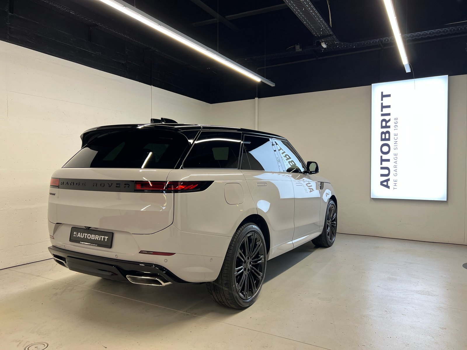 LAND ROVER Range Rover Sport 3.0 I6 P460e SE Dynamic, Plug-in-Hybrid Benzina/Elettrica, Auto nuove, Automatico - 2