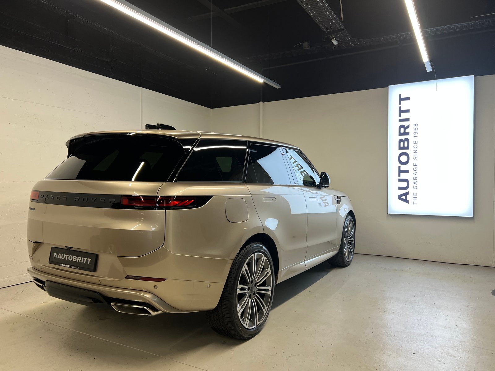 LAND ROVER Range Rover Sport 3.0 I6 P550e Autobiography, Plug-in-Hybrid Petrol/Electric, New car, Automatic - 2