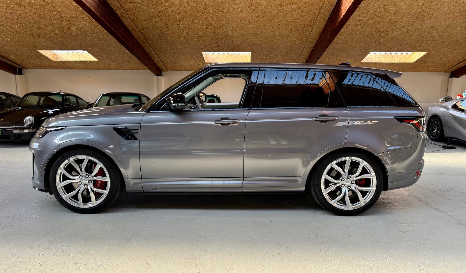 LAND ROVER Range Rover Sport 5.0 V8 S/C SVR Automatic, Petrol, Second hand / Used, Automatic - 2