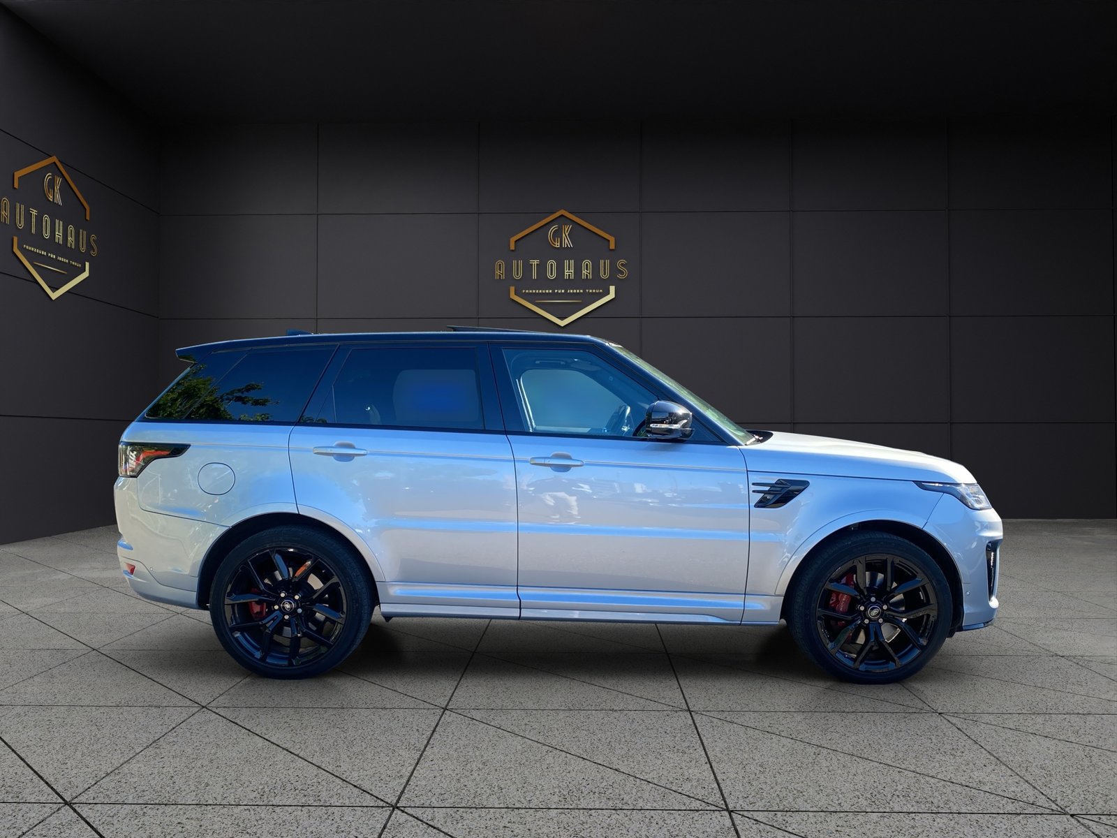 LAND ROVER Range Rover Sport 575 5.0 V8 S/C SVR Carbon Autom, Benzin, Occasion / Gebraucht, Automatik - 7