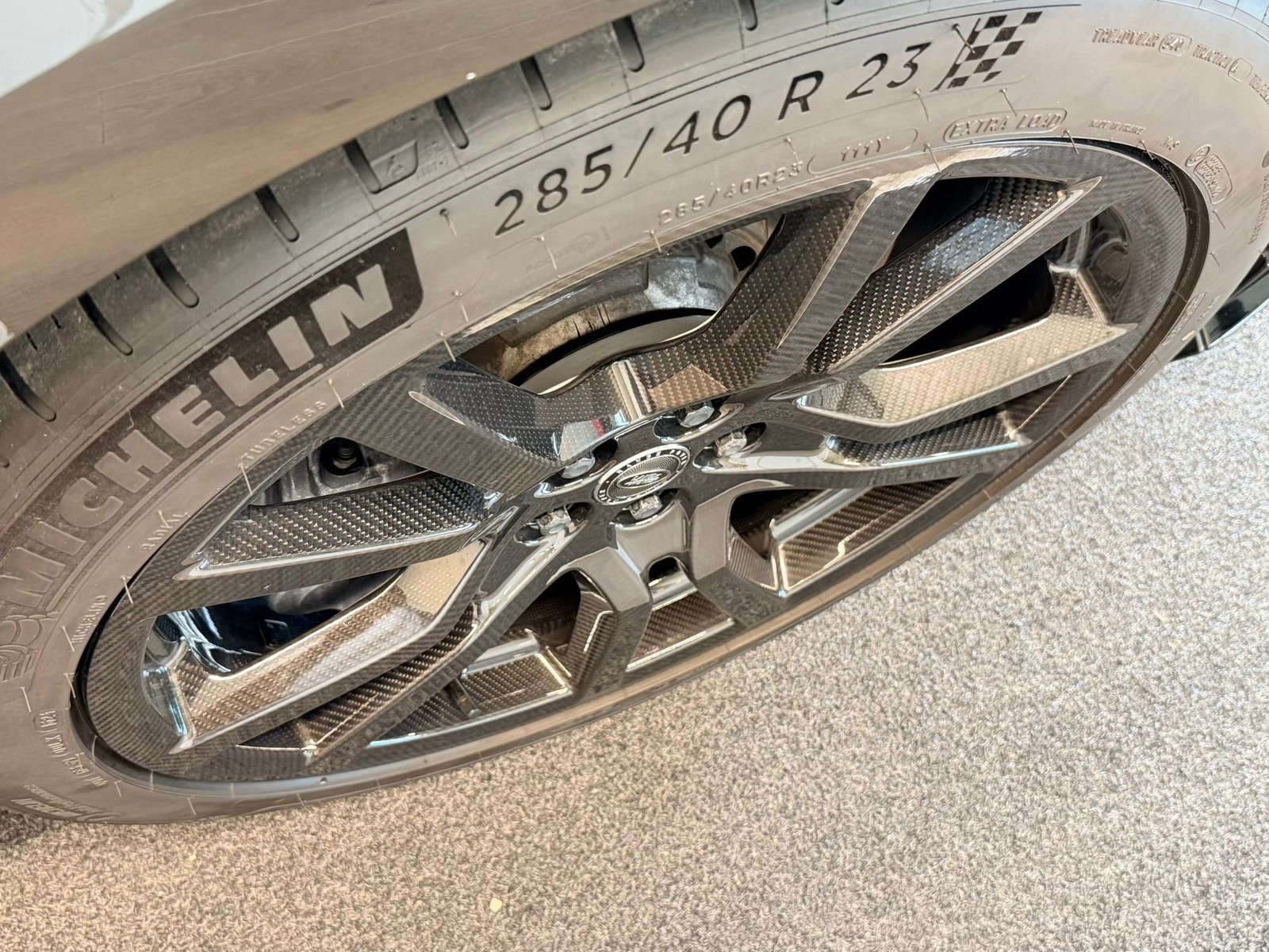 LAND ROVER Range Rover Sport P635 4.4 V8 SV Edition One, Benzin, Occasion / Gebraucht, Automatik - 7
