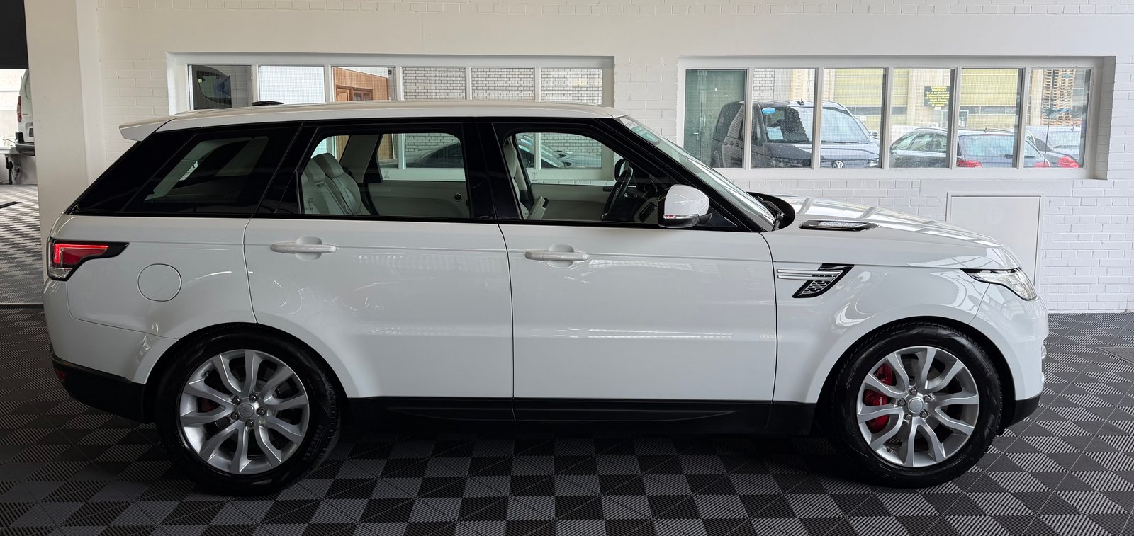 LAND ROVER Range Rover Sport 3.0 SDV6 HSE Automatic, Diesel, Occasion / Gebraucht, Automatik - 2