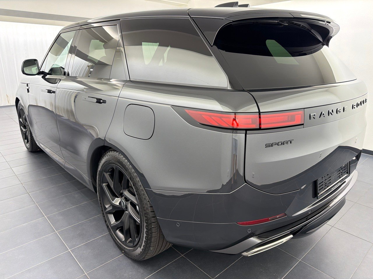 LAND ROVER RR Sport P460e Dyn. SE, Plug-in-Hybrid Benzin/Elektro, Occasion / Gebraucht, Automatik - 2