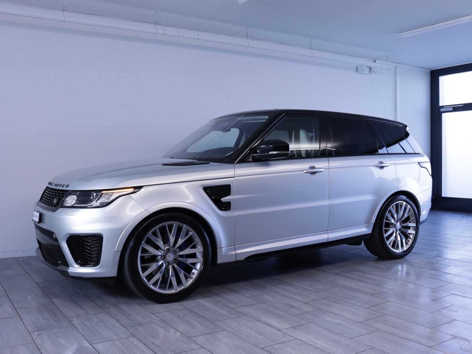 LAND ROVER Range Rover Sport 5.0 V8 SC SVR, Petrol, Second hand / Used, Automatic - 2