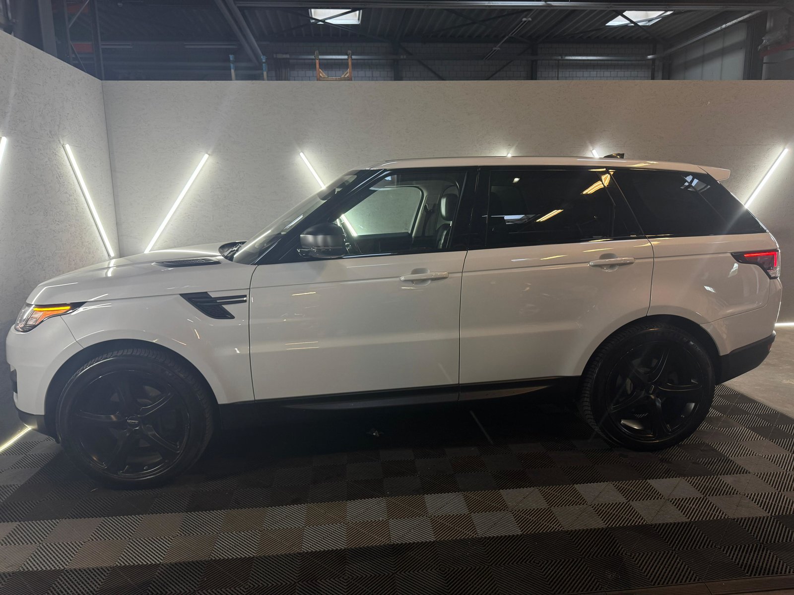 LAND ROVER Range Rover Sport 3.0 TDV6 HSE Dynamic Automatic, Diesel, Second hand / Used, Automatic - 5