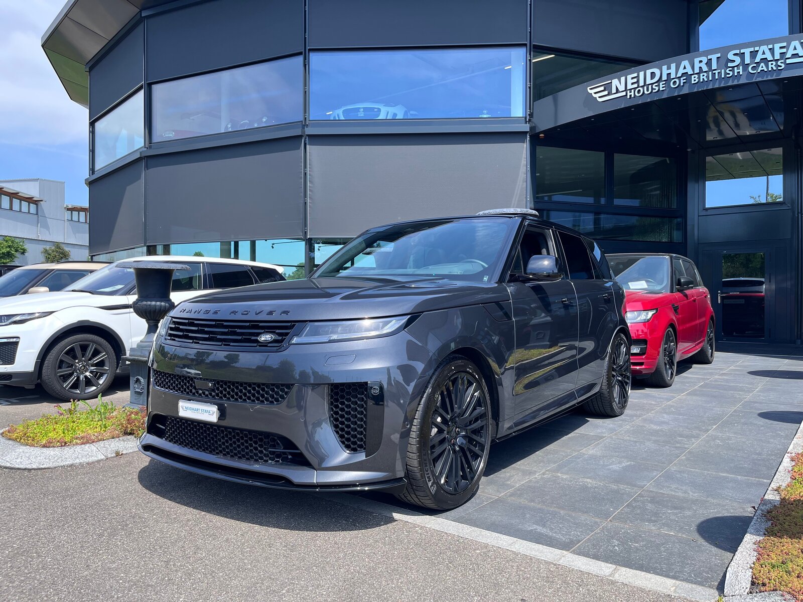 LAND ROVER Range Rover Sport P635 4.4 V8 SV