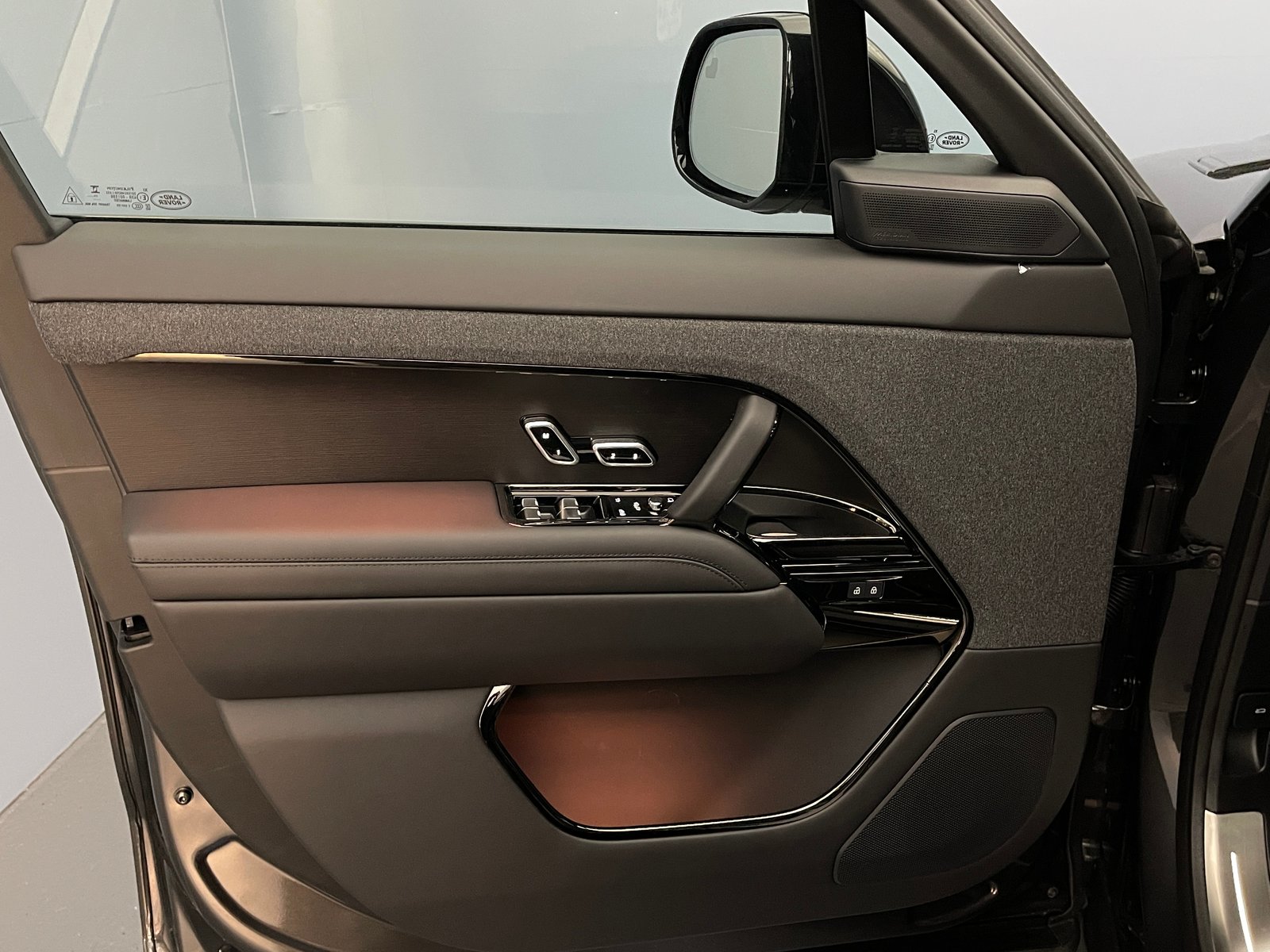 LAND ROVER Range Rover Sport 3.0 I6 P550e Autobiography, Hybride Rechargeable Essence/Électricité, Voiture de démonstration, Automatique - 6