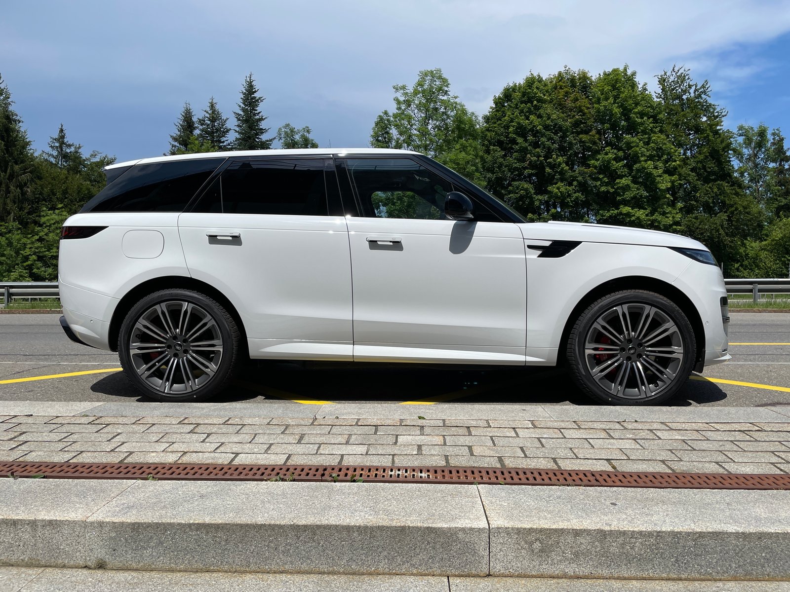 LAND ROVER Range Rover Sport P440e 3.0 Si6 PHEV Dynamic HSE Automatic, Plug-in-Hybrid Petrol/Electric, New car, Automatic - 4