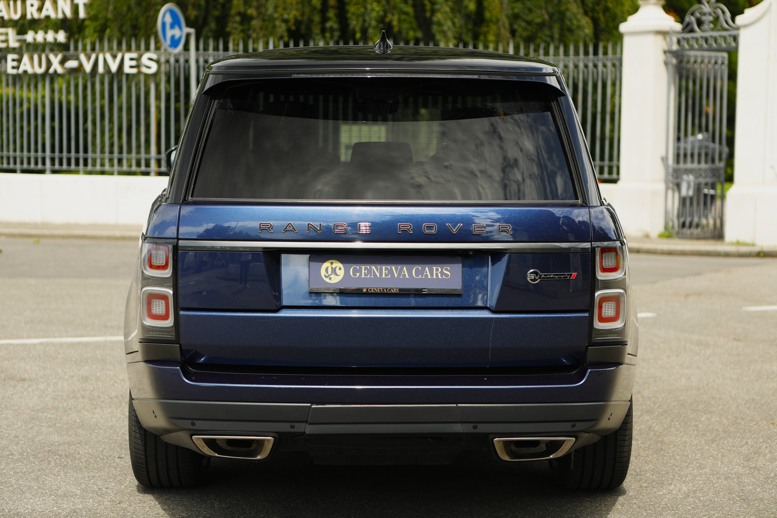 LAND ROVER Range Rover LWB 5.0 V8 S/C SV Autobiography, Petrol, Second hand / Used, Automatic - 4