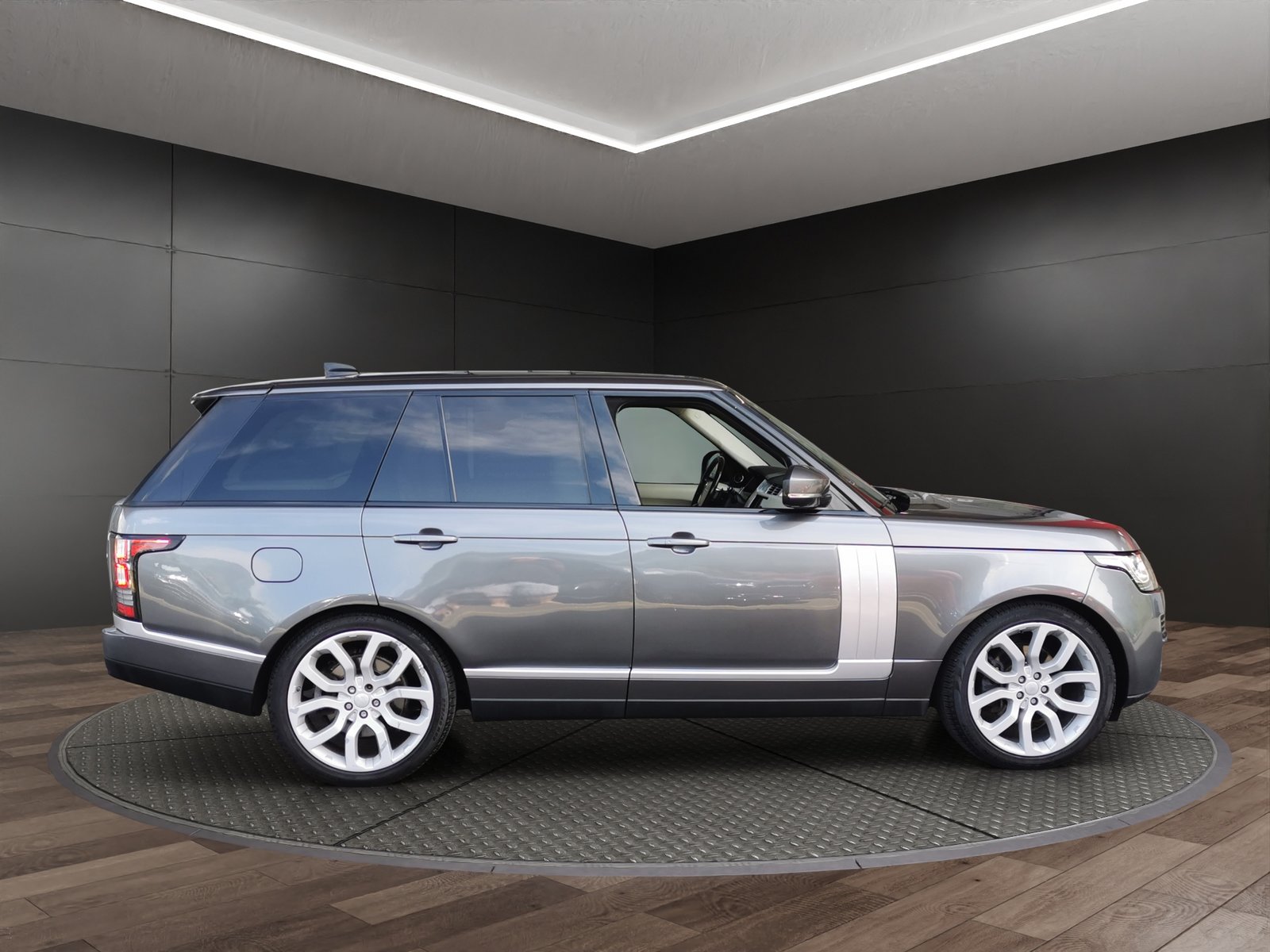 LAND ROVER Range Rover 3.0 TDV6 Vogue Automatic, Diesel, Second hand / Used, Automatic - 5