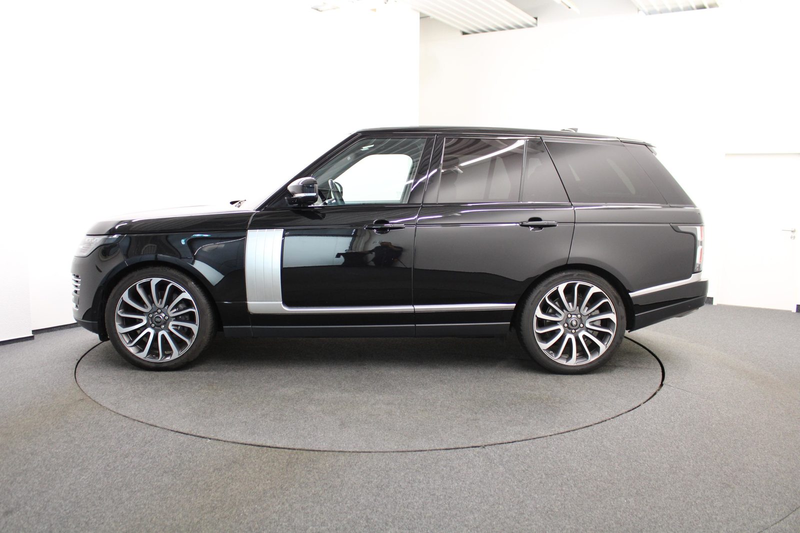 LAND ROVER Range Rover 5.0 V8 SC Vogue *LEASING 1.99%*, Petrol, Second hand / Used, Automatic - 3