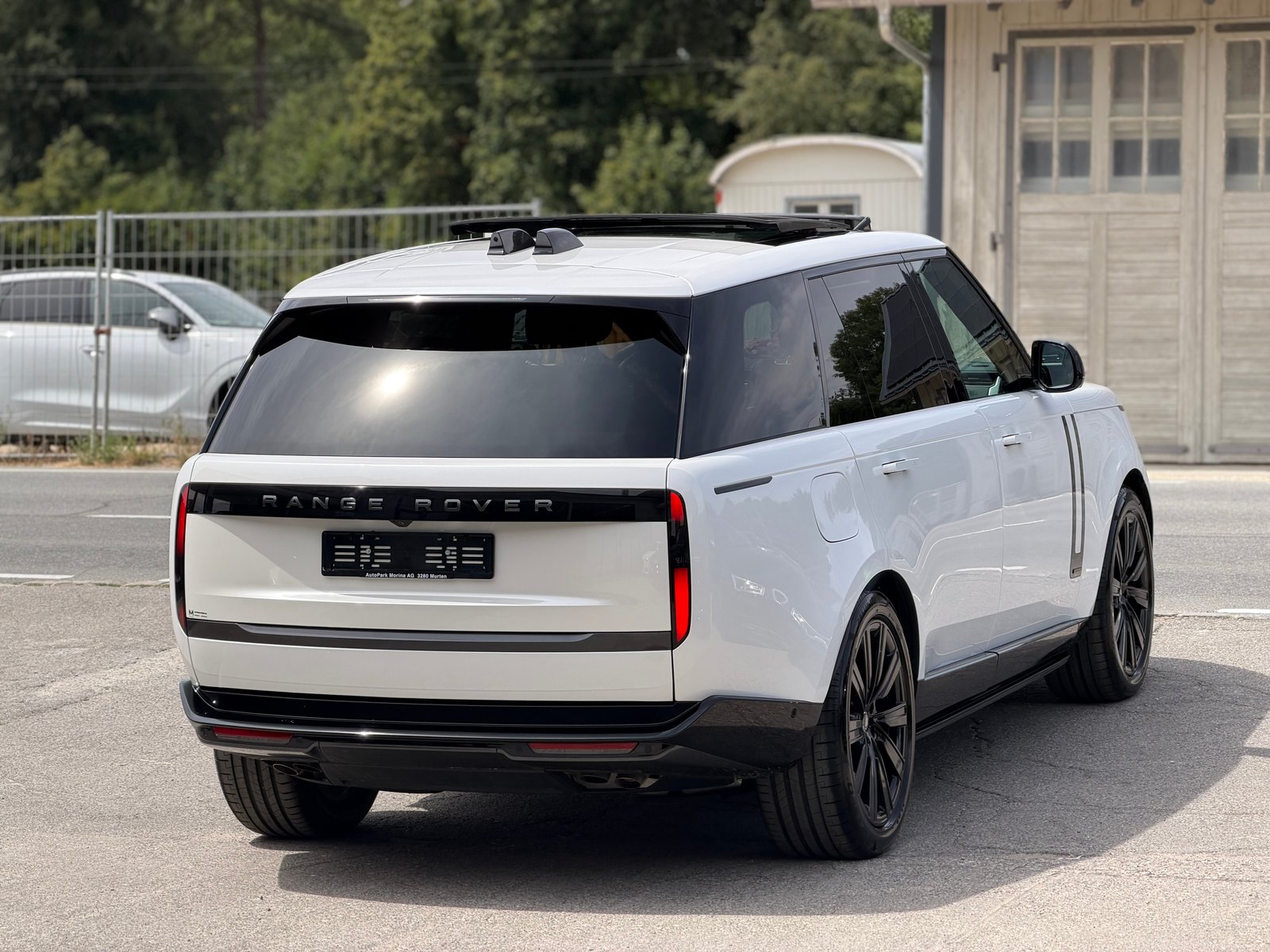 LAND ROVER Range Rover LWB SV P530 4.4 V8 Autobiography Auto, Petrol, Second hand / Used, Automatic - 5