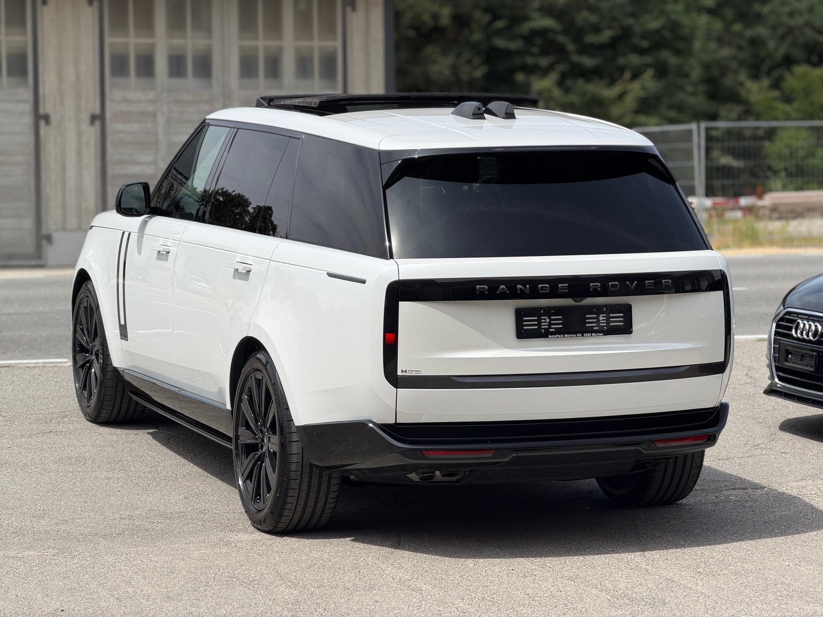 LAND ROVER Range Rover LWB SV P530 4.4 V8 Autobiography Auto, Petrol, Second hand / Used, Automatic - 7