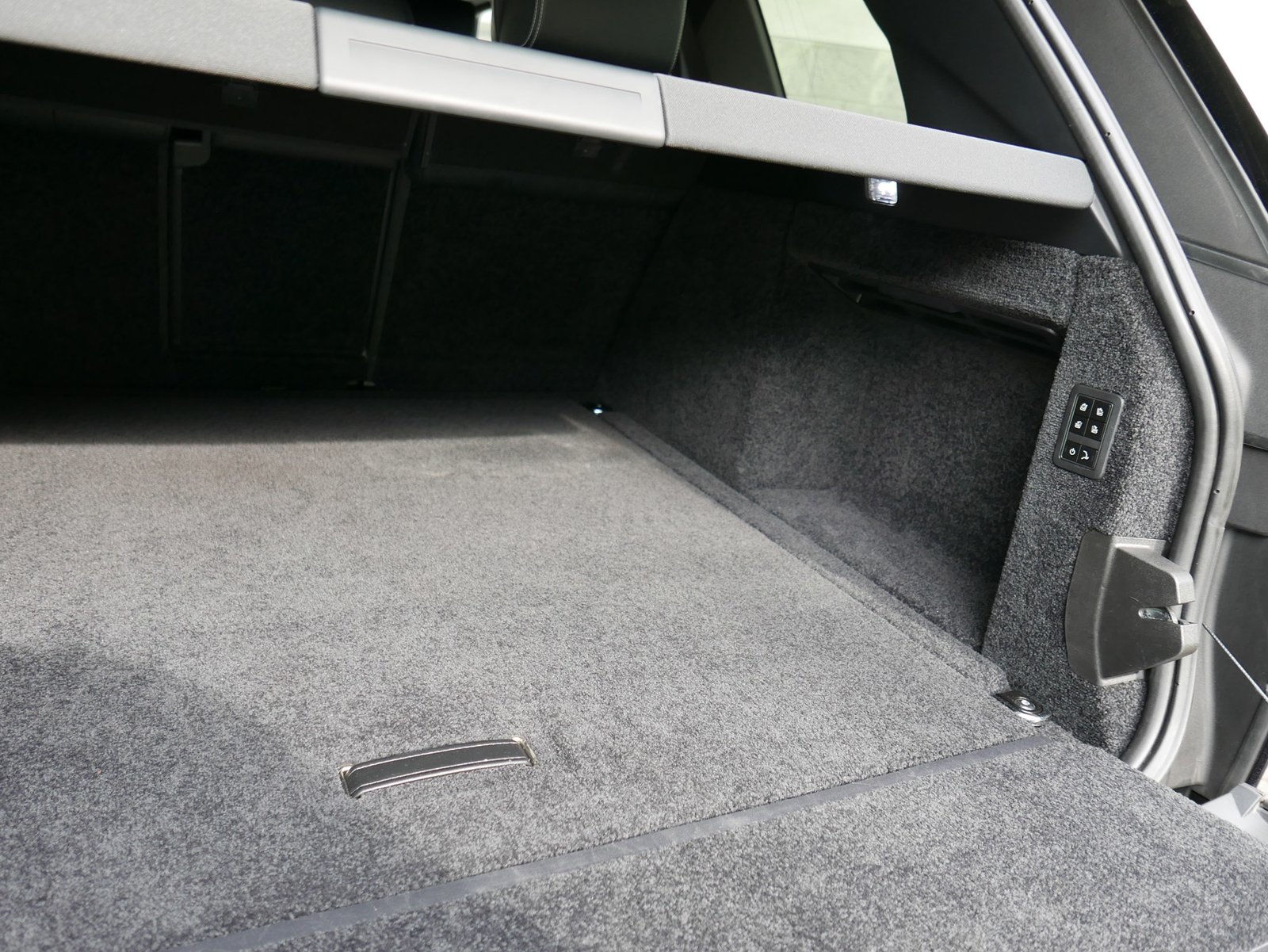 LAND ROVER Range Rover 5.0 SC AB Black Automatic, Benzin, Occasion / Gebraucht, Automatik - 6