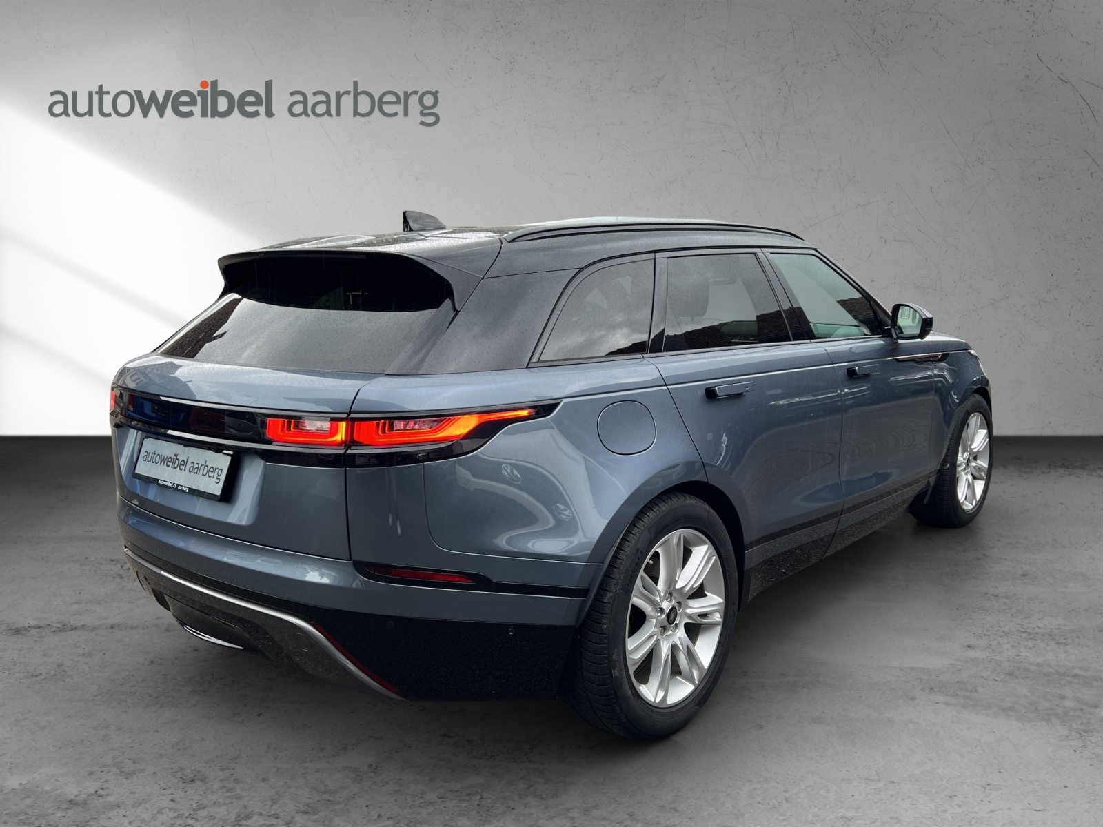 LAND ROVER RR Velar R-Dyn. D 240 SE, Diesel, Second hand / Used, Automatic - 2