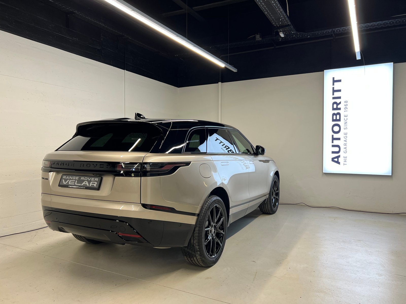 LAND ROVER Range Rover Velar 2.0 P400e Dynamic SE, Plug-in-Hybrid Benzina/Elettrica, Auto nuove, Automatico - 5