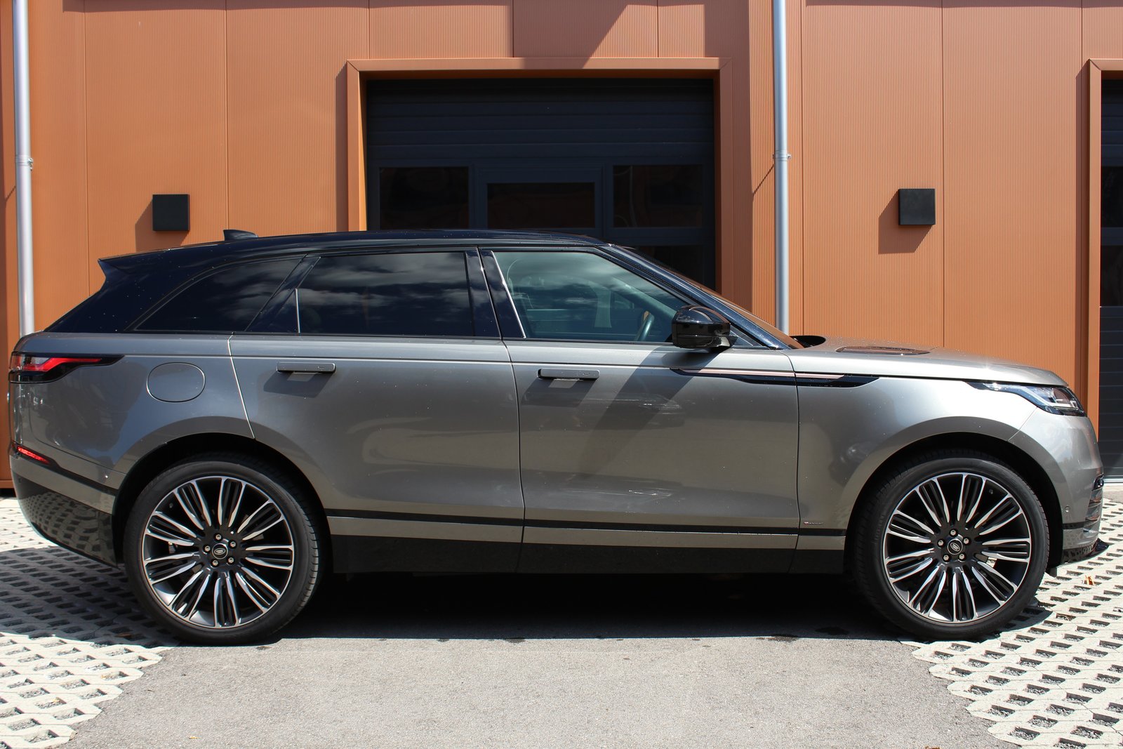 LAND ROVER Range Rover Velar D 300 First Edition Automatic - "Toit Ouvr, Diesel, Occasion / Utilisé, Automatique - 4