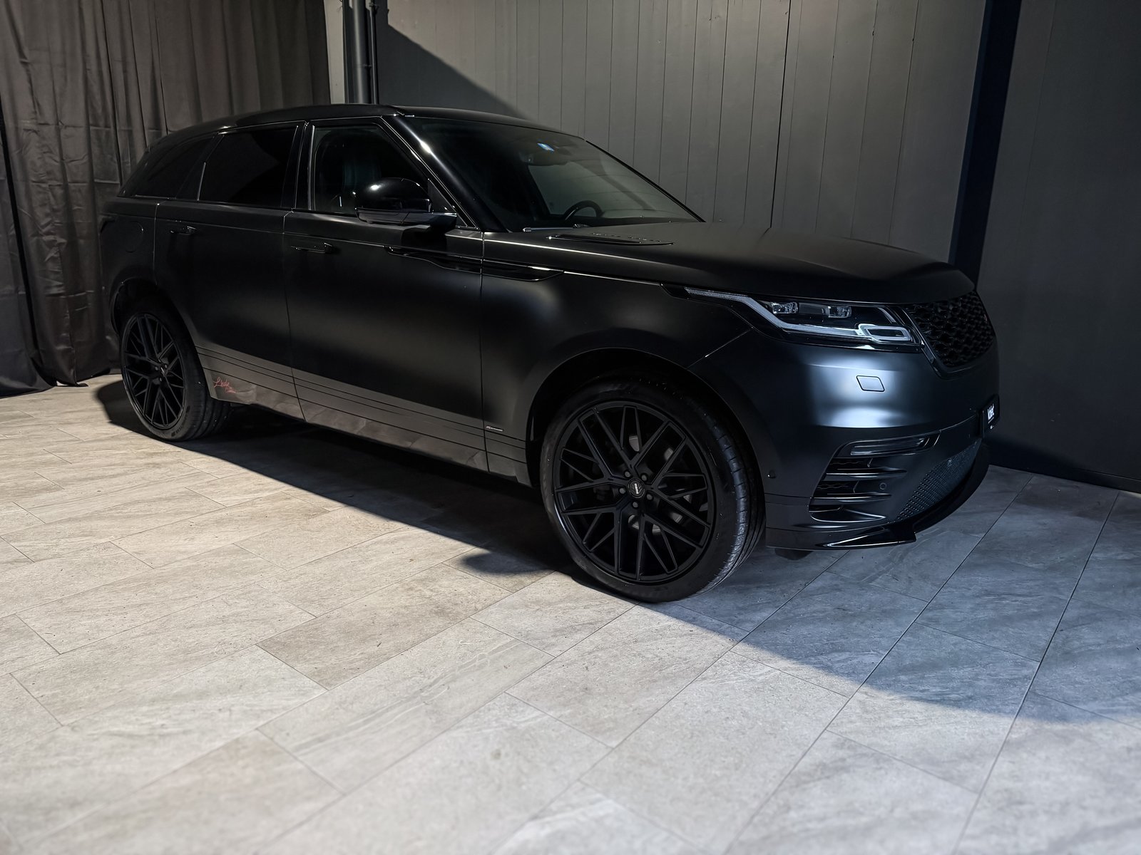 LAND ROVER Range Rover Velar R-Dynamic D 300 Automatic* FULL, Diesel, Second hand / Used, Automatic - 2