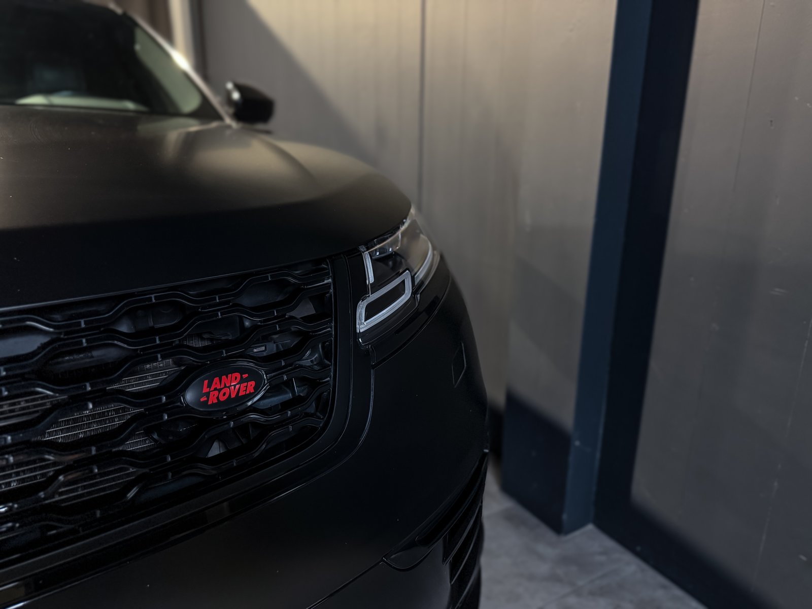 LAND ROVER Range Rover Velar R-Dynamic D 300 Automatic* FULL, Diesel, Second hand / Used, Automatic - 3