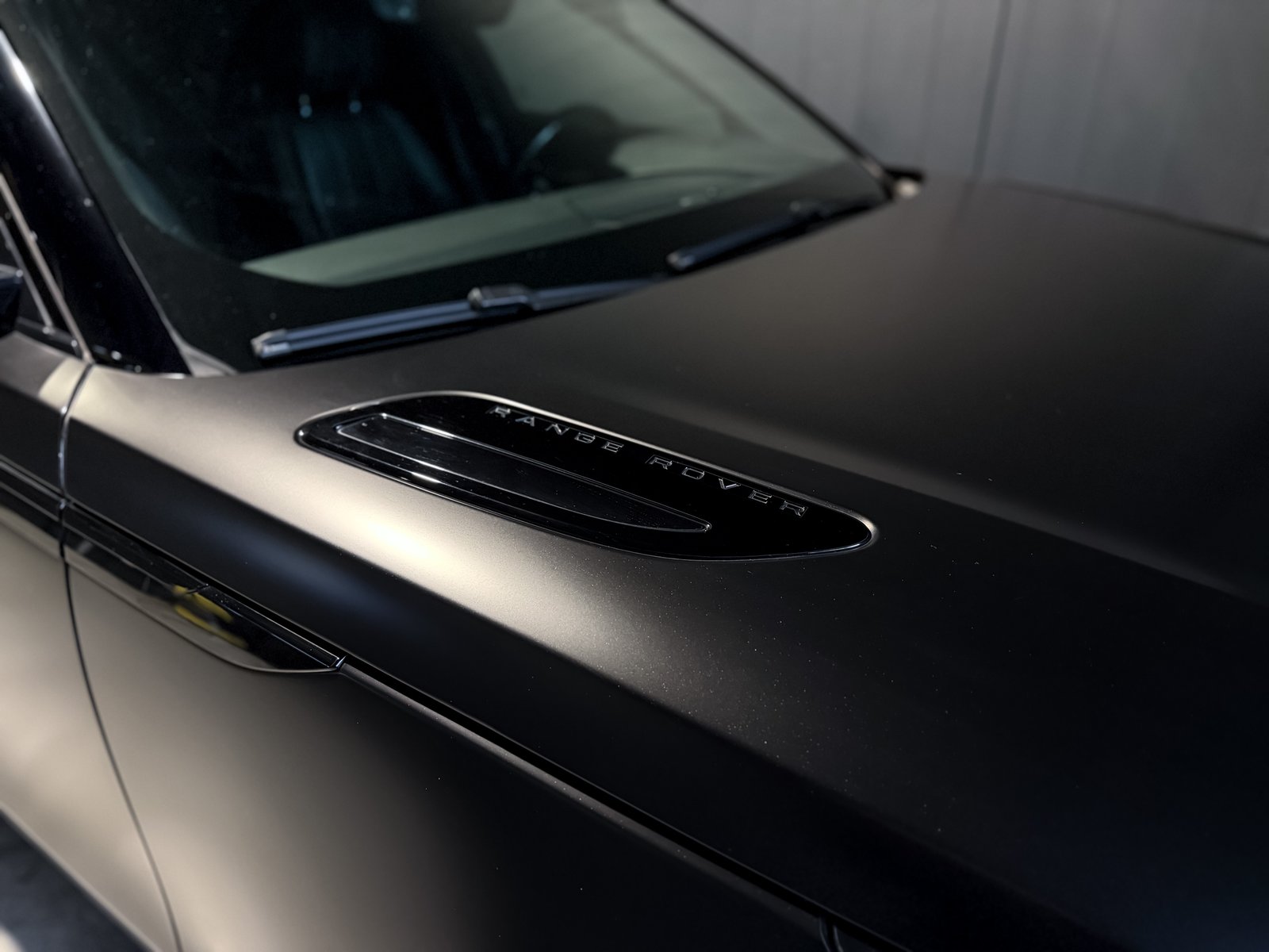 LAND ROVER Range Rover Velar R-Dynamic D 300 Automatic* FULL, Diesel, Second hand / Used, Automatic - 4