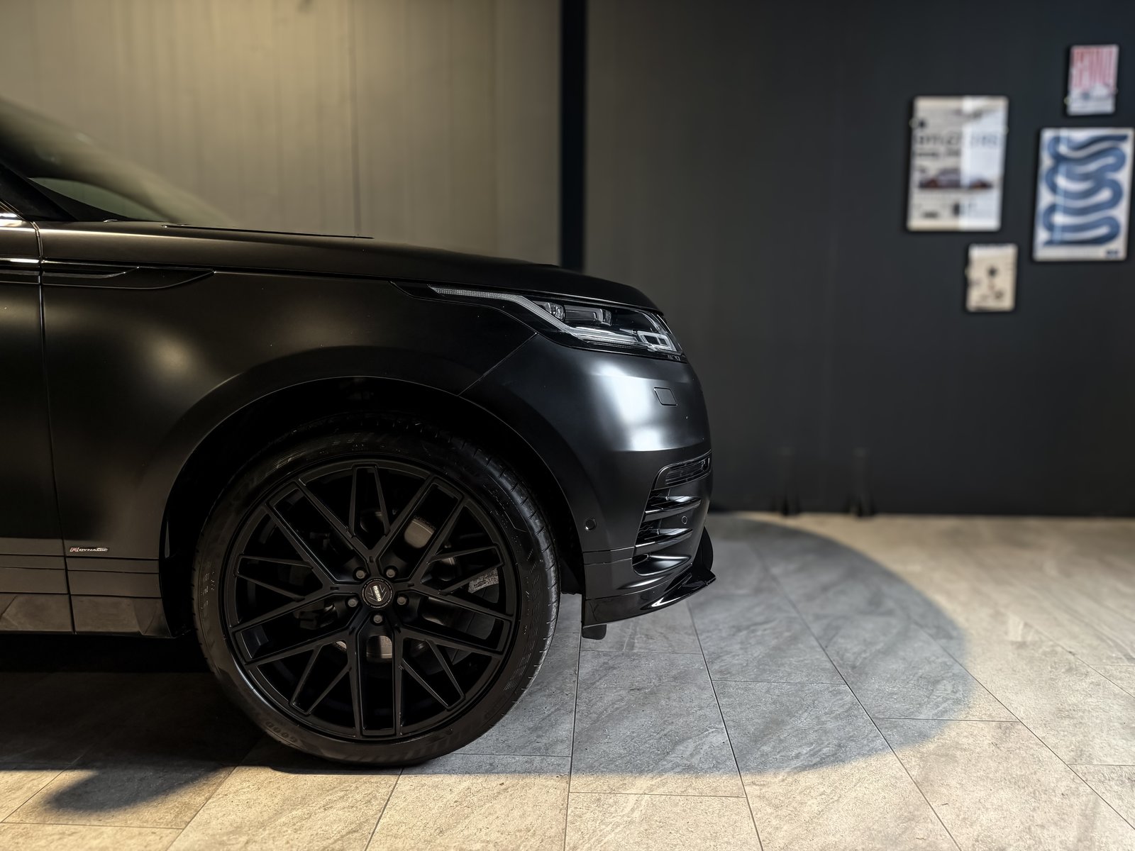 LAND ROVER Range Rover Velar R-Dynamic D 300 Automatic* FULL, Diesel, Second hand / Used, Automatic - 5