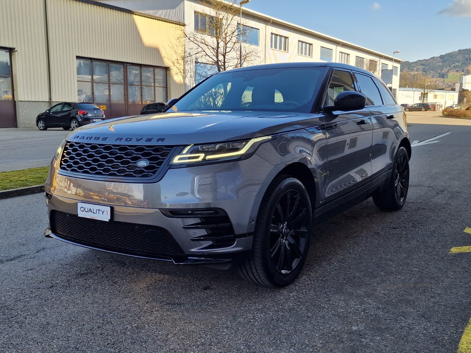 LAND ROVER Range Rover Velar R-Dynamic D 240 SE Automatic, Diesel, Occasion / Gebraucht, Automatik - 2