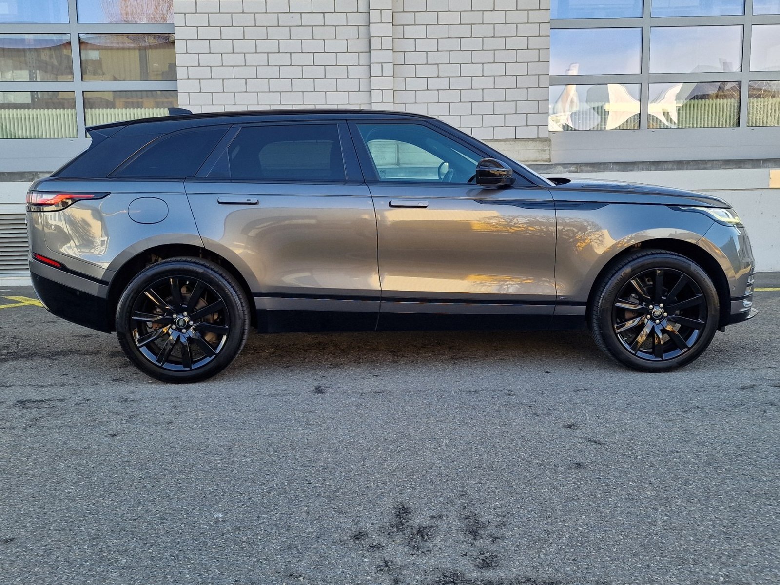 LAND ROVER Range Rover Velar R-Dynamic D 240 SE Automatic, Diesel, Occasion / Gebraucht, Automatik - 4