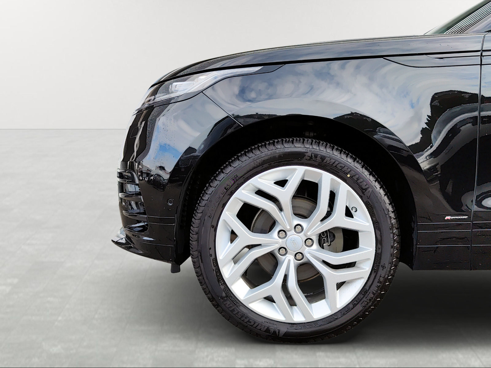 LAND ROVER Range Rover Velar R-Dynamic P 250 SE Automatic, Benzin, Occasion / Gebraucht, Automatik - 4