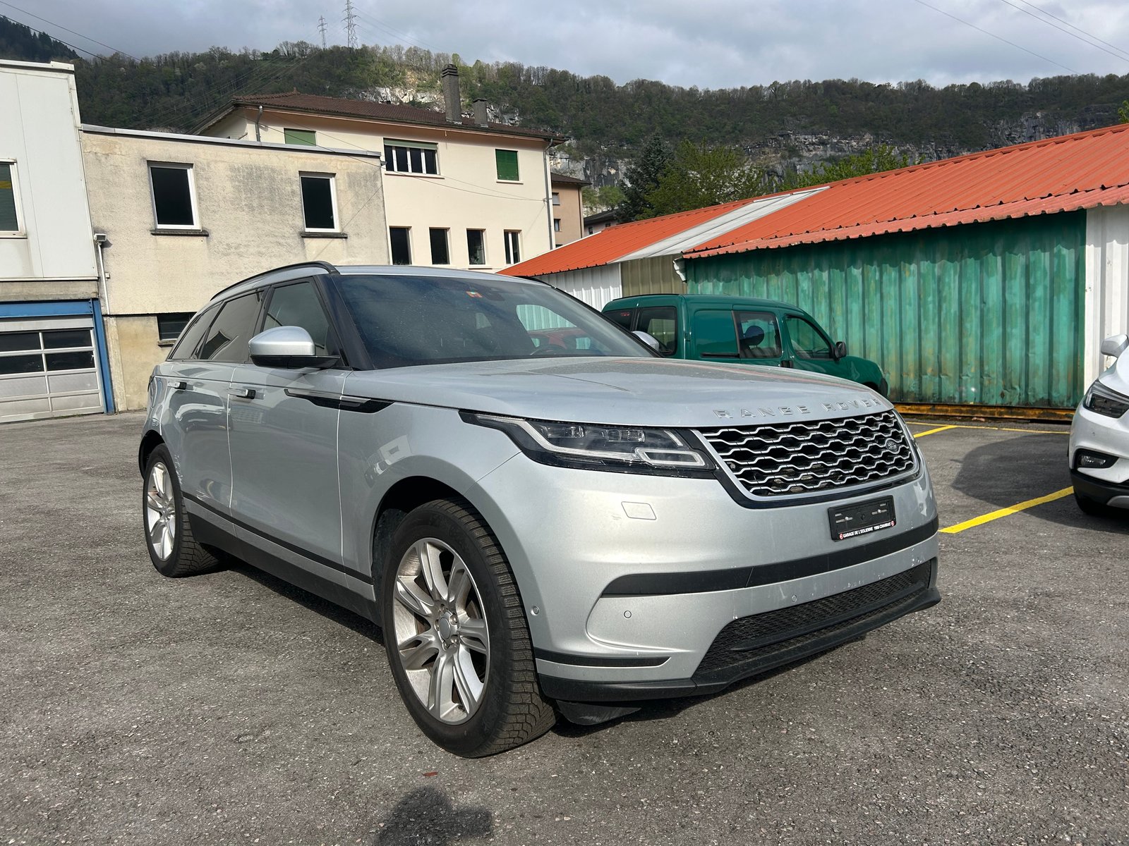 LAND ROVER Range Rover Velar D 240 SE Automatic, Diesel, Second hand / Used, Automatic - 7