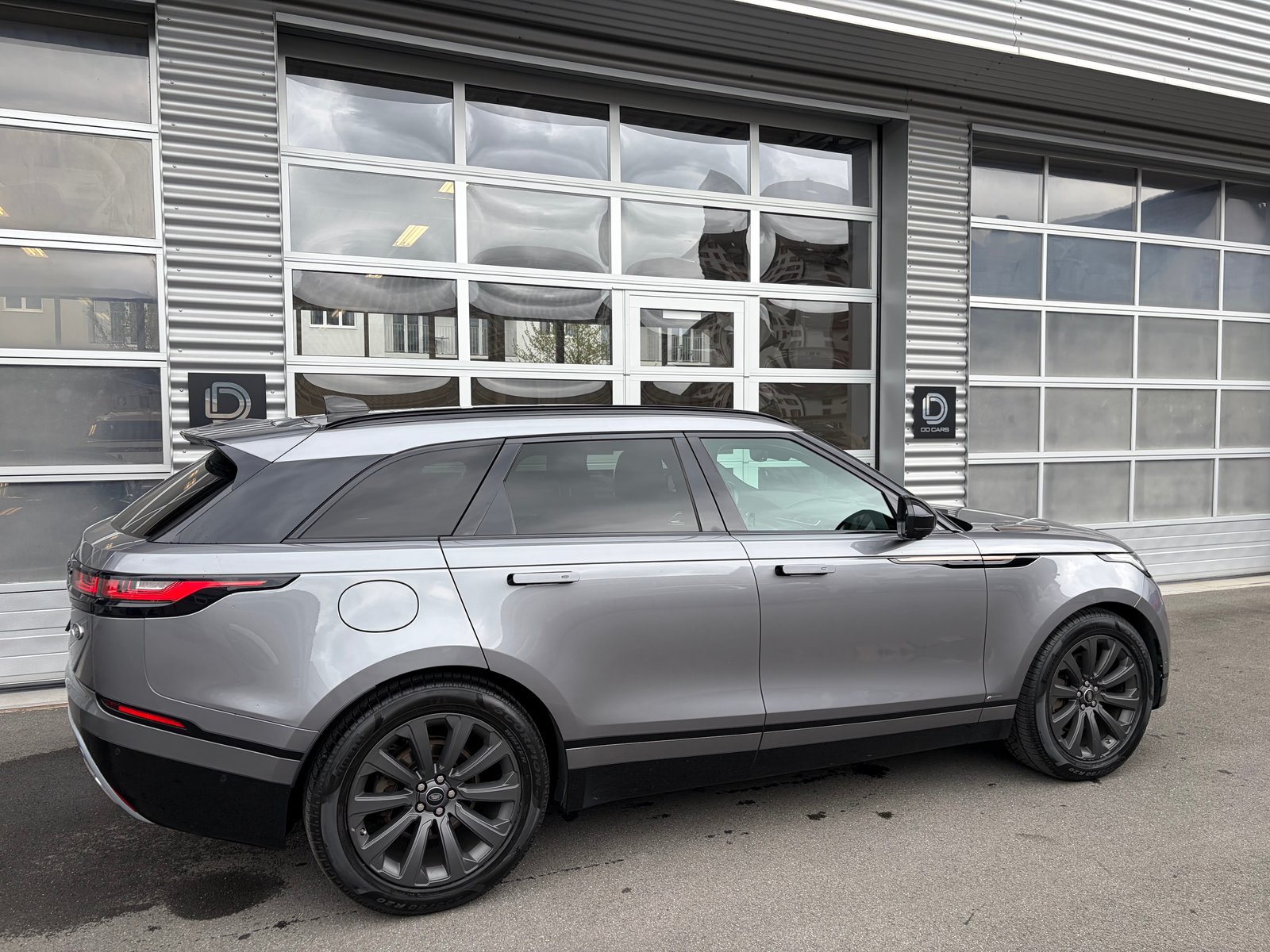 LAND ROVER Range Rover Velar R-Dynamic P 300 SE Automatic, Benzin, Occasion / Gebraucht, Automatik - 2