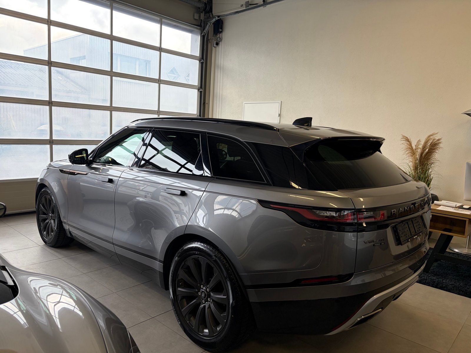 LAND ROVER Range Rover Velar R-Dynamic P 300 SE Automatic, Benzin, Occasion / Gebraucht, Automatik - 6