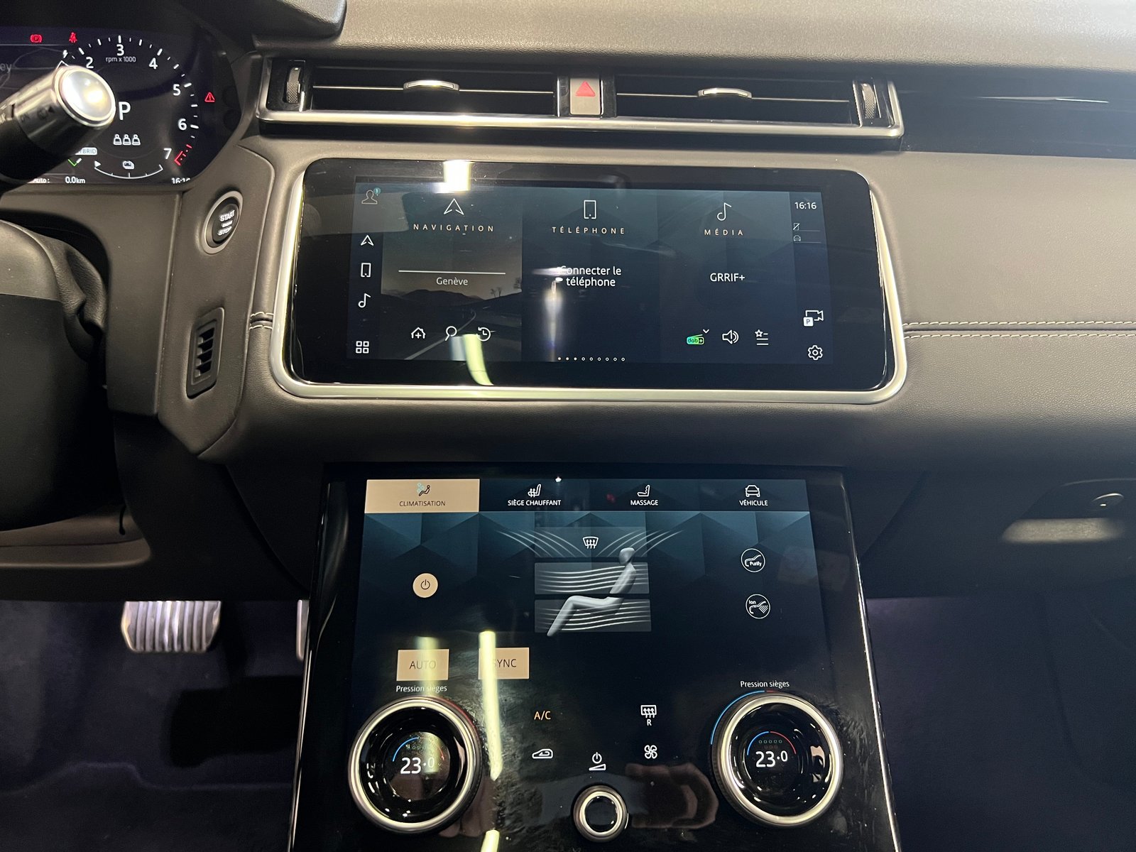 LAND ROVER Range Rover Velar 2.0 P400e R-Dynamic HSE, Hybride Rechargeable Essence/Électricité, Occasion / Utilisé, Automatique - 5