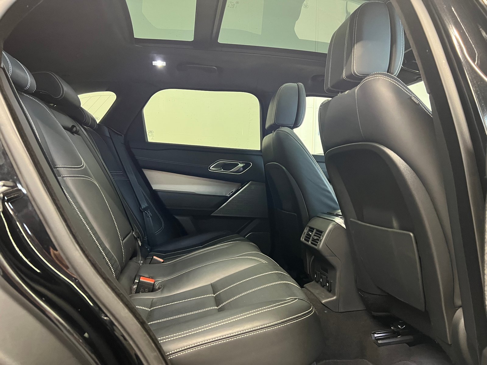 LAND ROVER Range Rover Velar 2.0 P400e R-Dynamic HSE, Hybride Rechargeable Essence/Électricité, Occasion / Utilisé, Automatique - 7