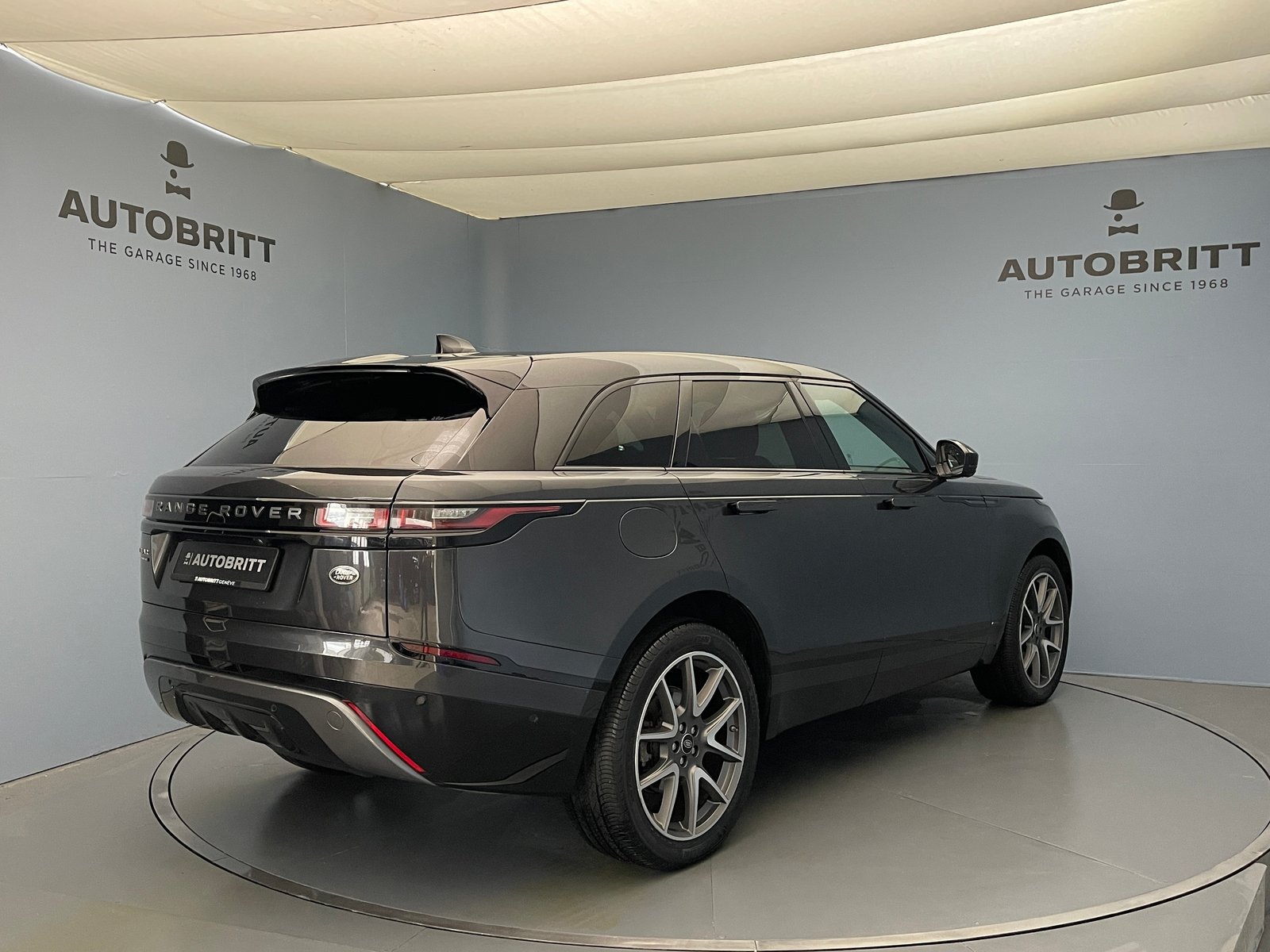 LAND ROVER Range Rover Velar 2.0 P400e R-Dynamic SE, Plug-in-Hybrid Benzin/Elektro, Occasion / Gebraucht, Automatik - 3