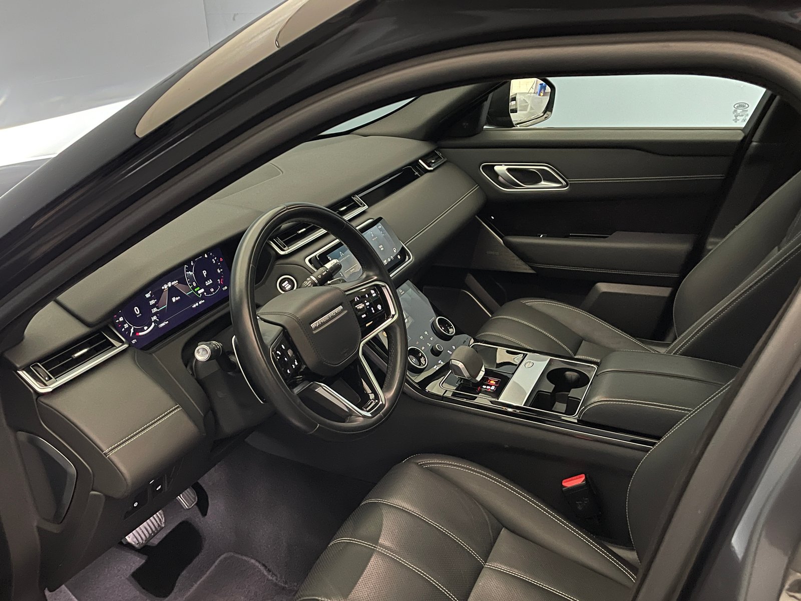 LAND ROVER Range Rover Velar 2.0 P400e R-Dynamic SE, Plug-in-Hybrid Benzin/Elektro, Occasion / Gebraucht, Automatik - 7