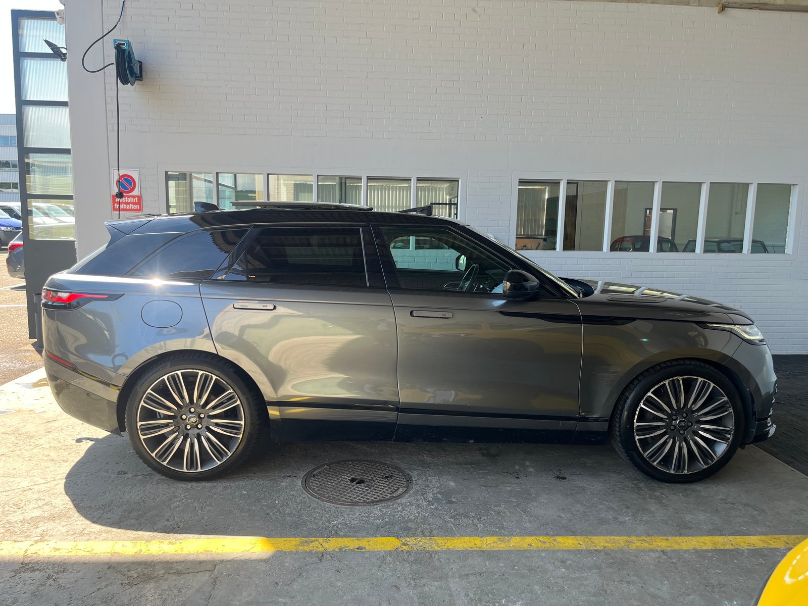 LAND ROVER Range Rover Velar R-Dynamic D 300 HSE Automatic, Diesel, Occasion / Gebraucht, Automatik - 2