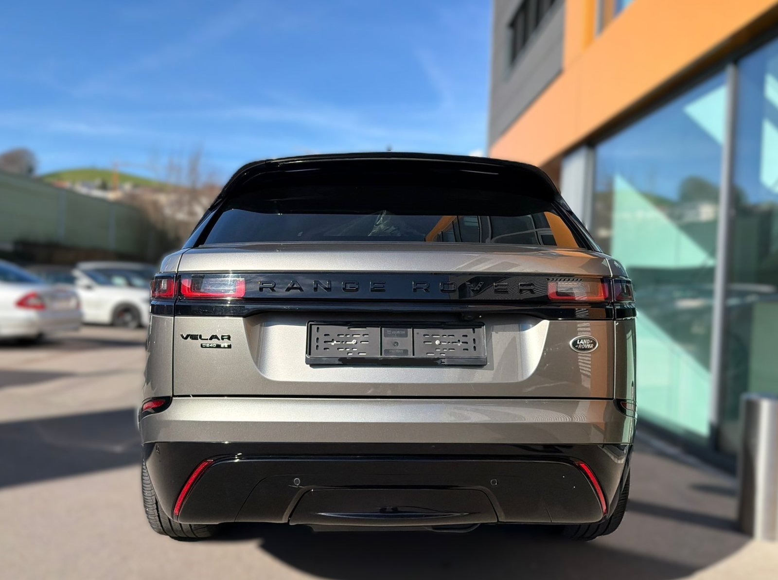 LAND ROVER Range Rover Velar 2.0 D 240 R-Dynamic SE, Diesel, Occasion / Gebraucht, Automatik - 4