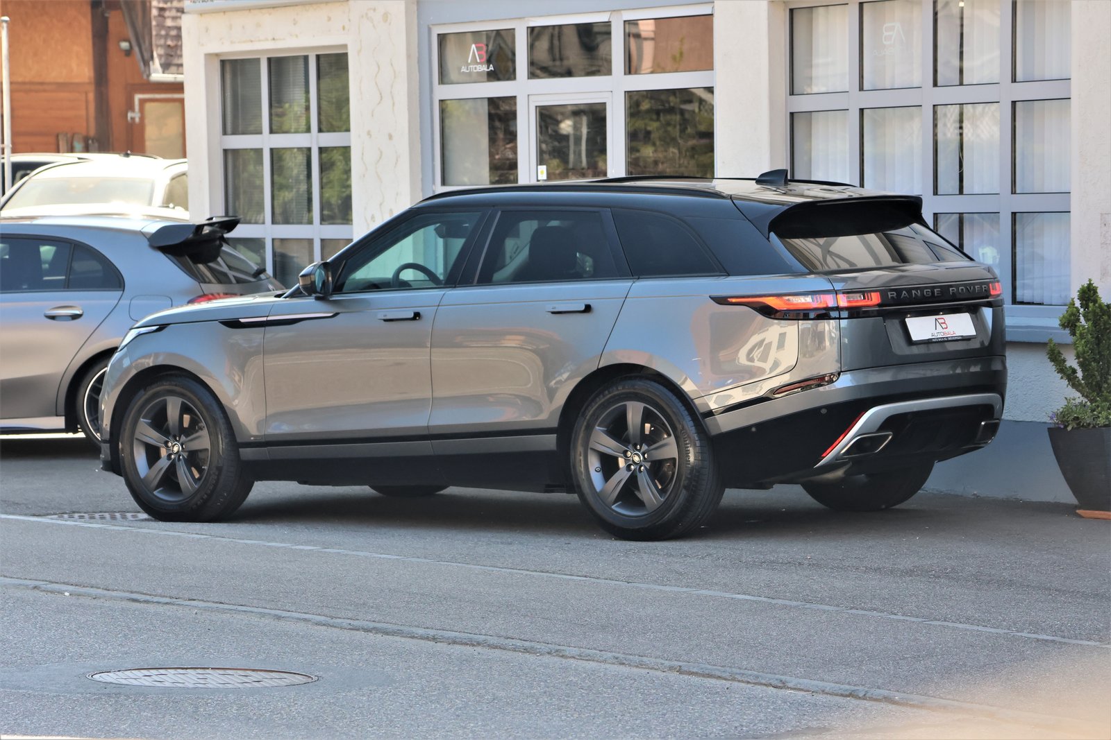 LAND ROVER Range Rover Velar R-Dynamic P 300 Automatic, Petrol, Second hand / Used, Automatic - 4