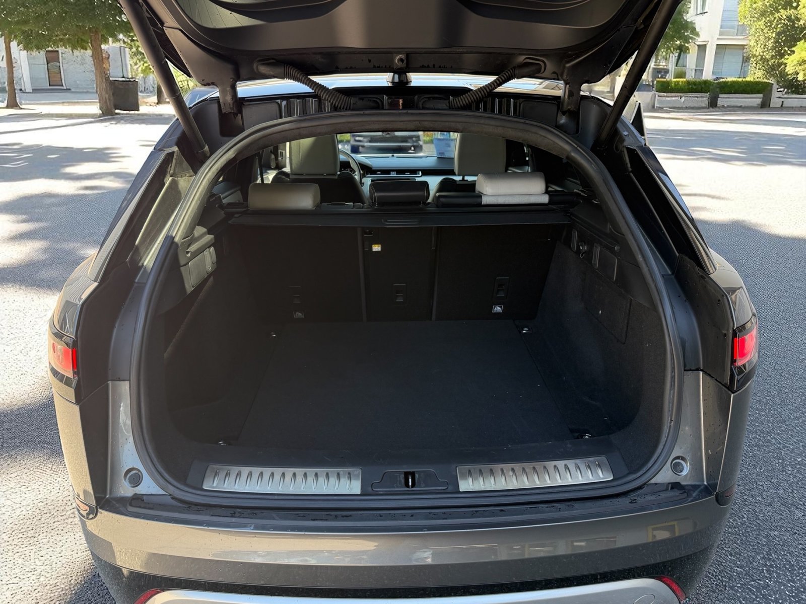 LAND ROVER Range Rover Velar D 300 First Edition Automatic, Diesel, Occasion / Utilisé, Automatique - 5