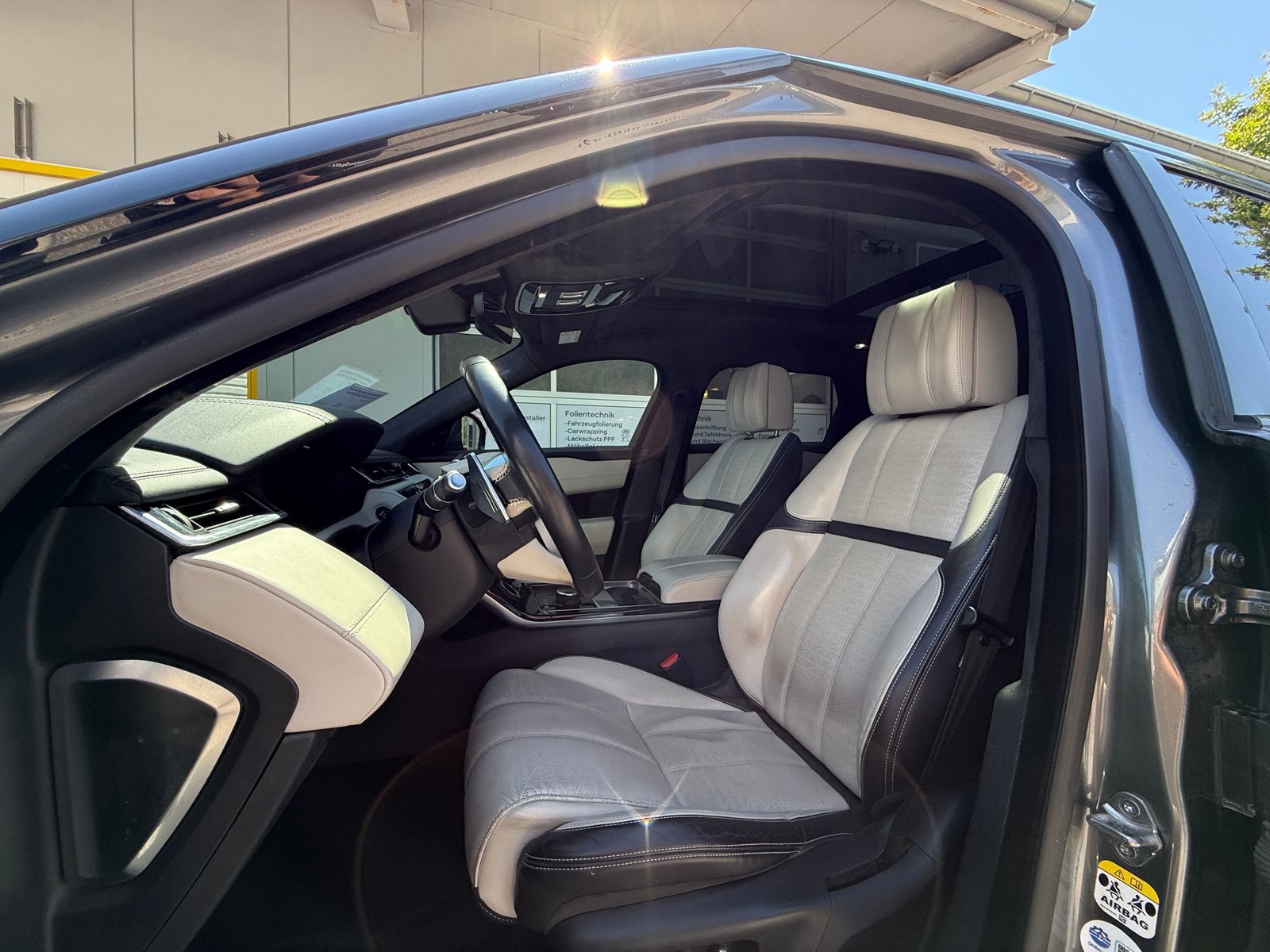 LAND ROVER Range Rover Velar D 300 First Edition Automatic, Diesel, Occasion / Utilisé, Automatique - 7