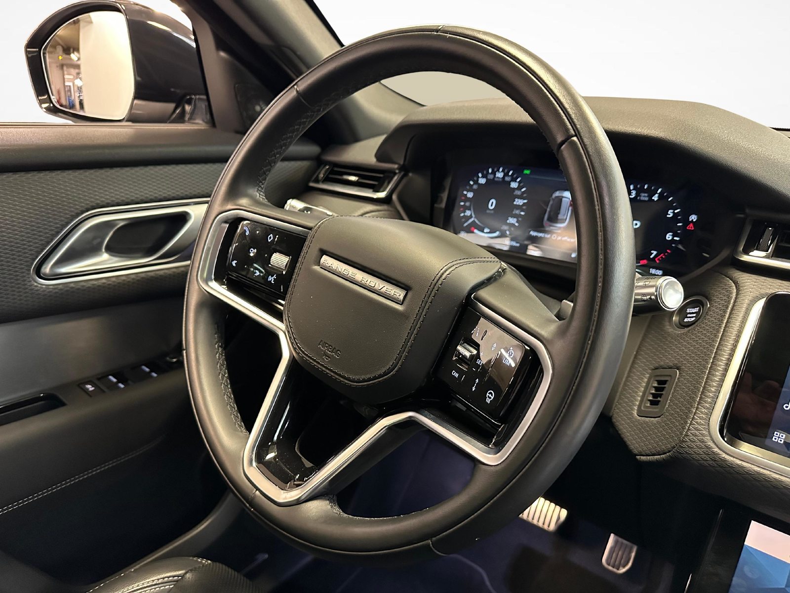 LAND ROVER Range Rover Velar 2.0 T R-Dynamic SE, Benzin, Occasion / Gebraucht, Automatik - 7