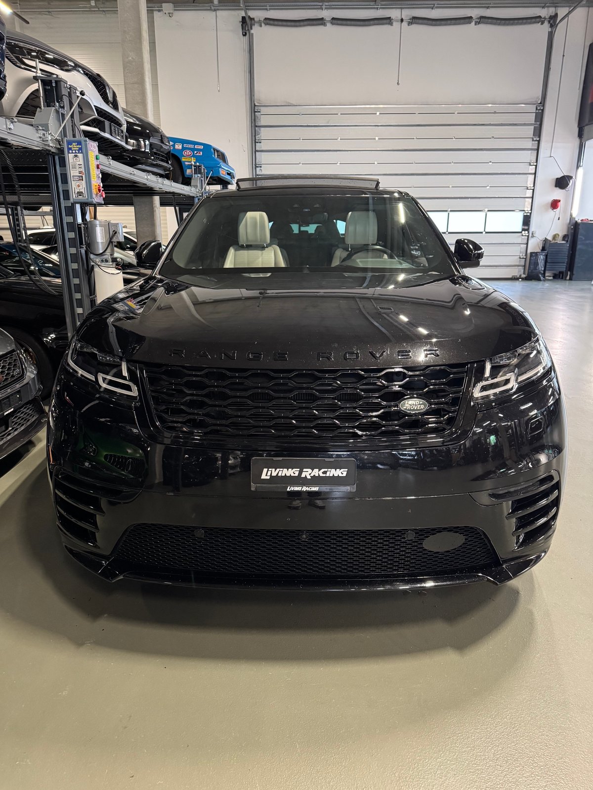 LAND ROVER Range Rover Velar R-Dynamic D 275 Automatic, Diesel, Second hand / Used, Automatic - 5