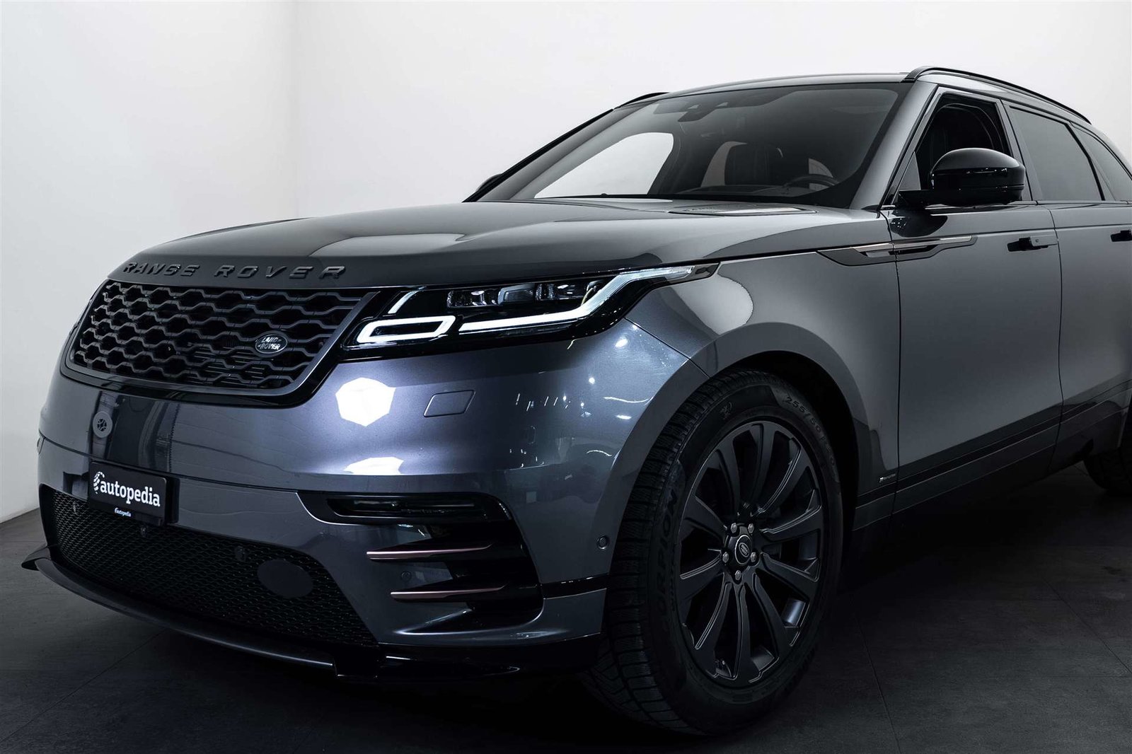 LAND ROVER Range Rover Velar D 300 Automatic, Diesel, Second hand / Used, Automatic - 2
