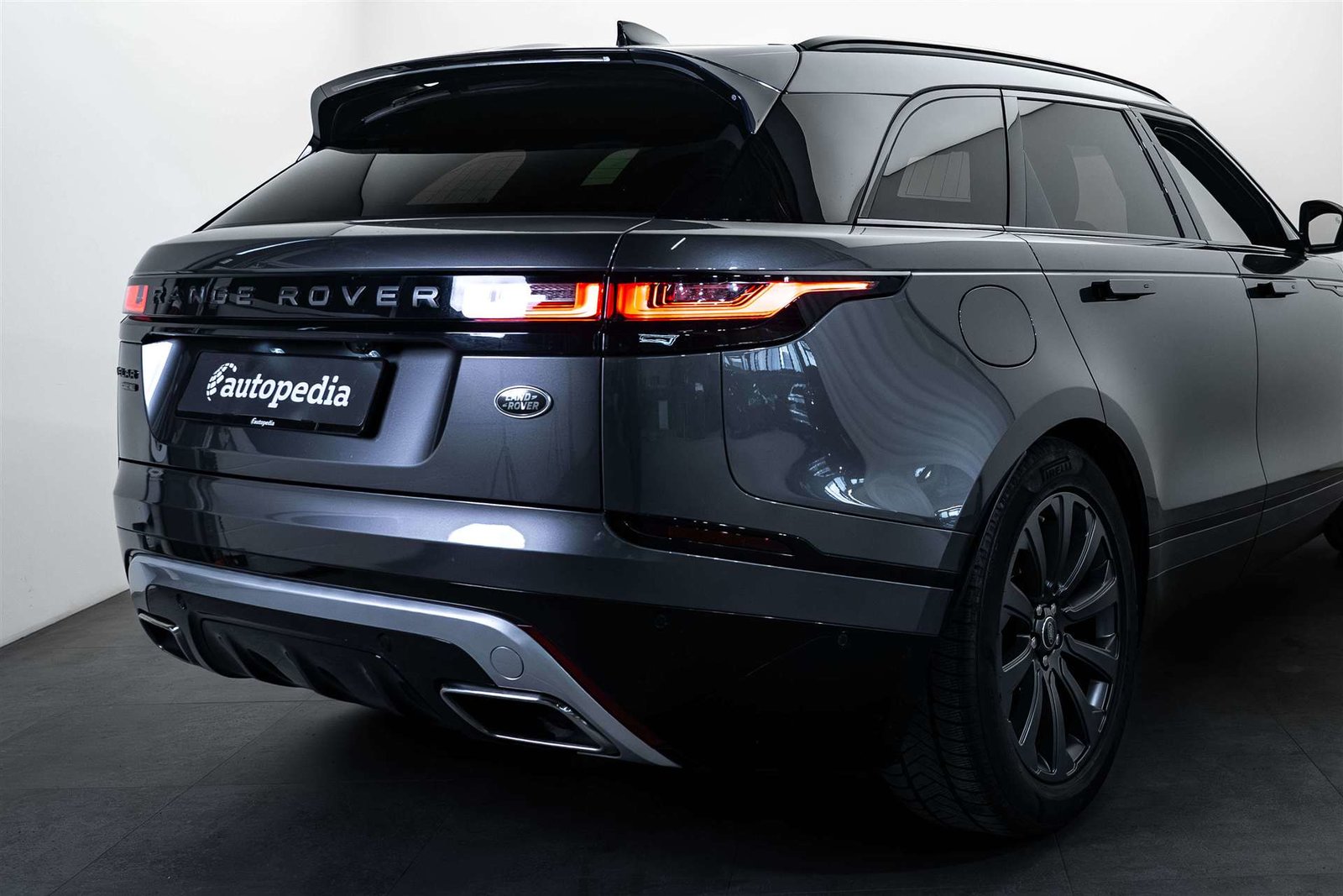 LAND ROVER Range Rover Velar D 300 Automatic, Diesel, Second hand / Used, Automatic - 4