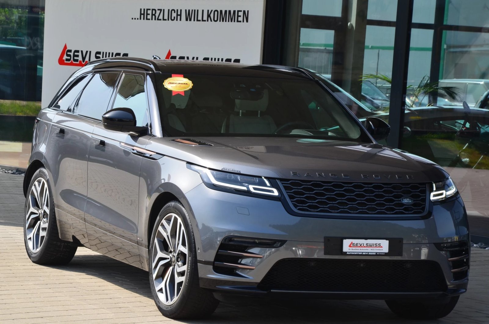 LAND ROVER Range Rover Velar R-Dynamic D 300 Automatic*Frisc