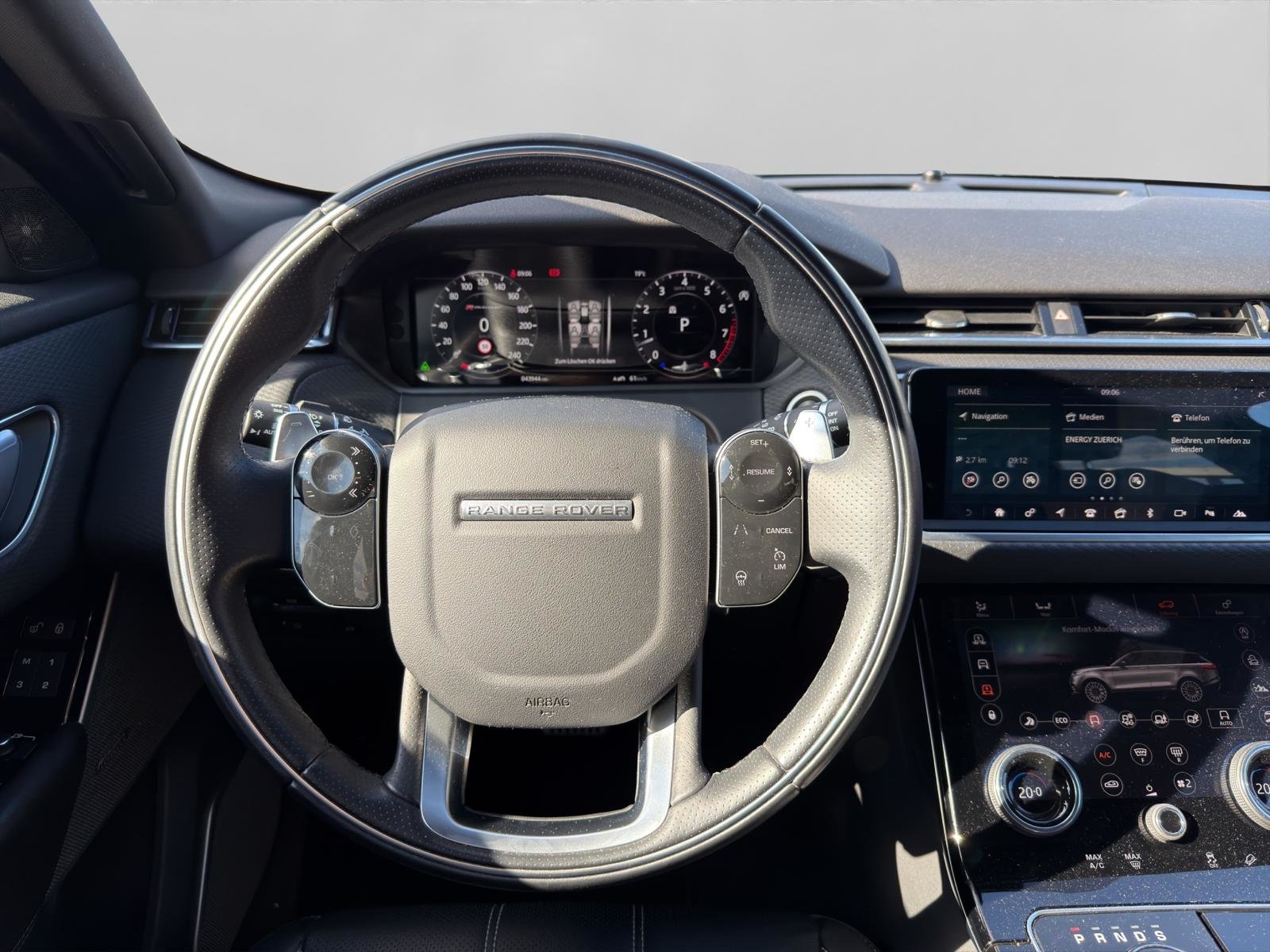 LAND ROVER Range Rover Velar R-Dynamic P 300 SE Automatic, Petrol, Second hand / Used, Automatic - 4