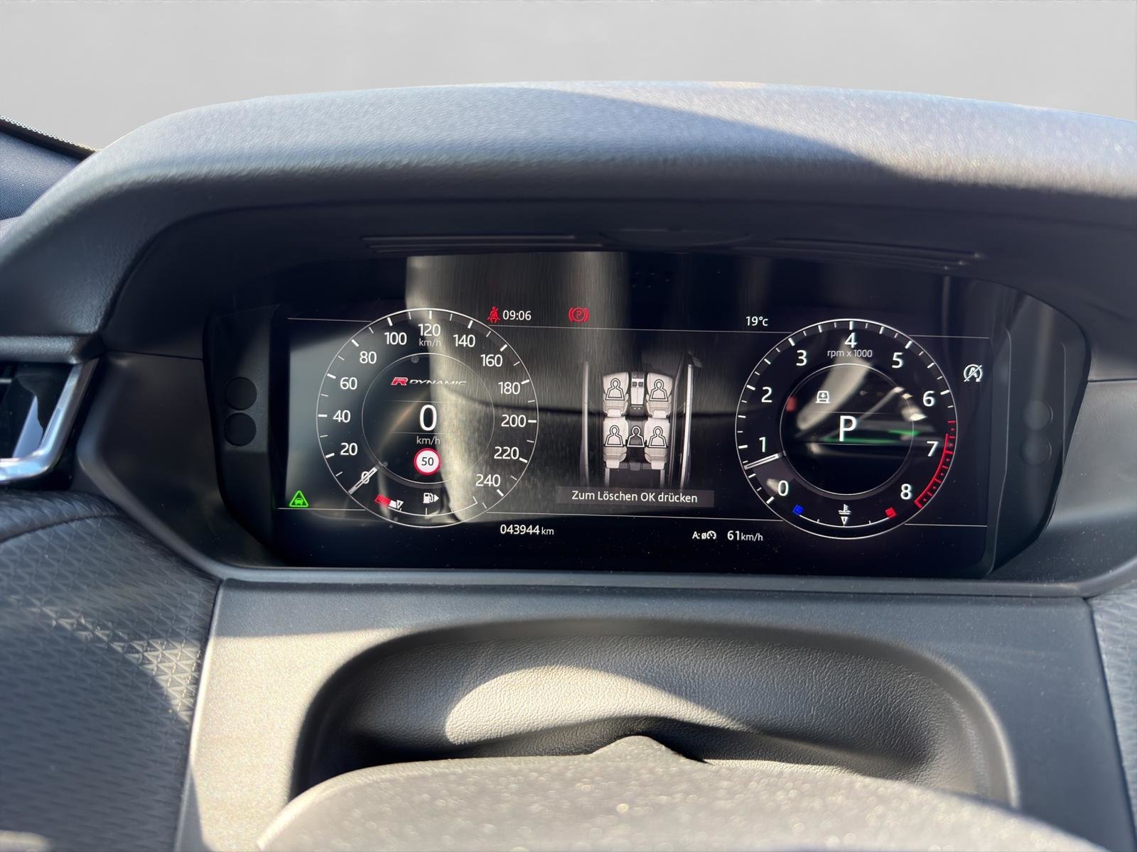 LAND ROVER Range Rover Velar R-Dynamic P 300 SE Automatic, Petrol, Second hand / Used, Automatic - 5